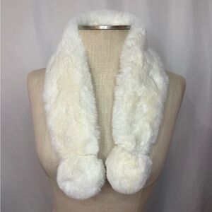 NWOT POL Elegant White Faux Fur Scarf OS